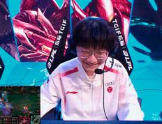 雷竞技-JackeyLove爆冷击败SKT，回归赛场引爆全场！的简单介绍