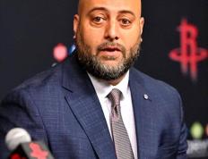 雷竞技-Ning迎来五赛季出色发挥，雄鹿观众热烈欢呼！引发球迷热议(野兽先辈梗原版视频)