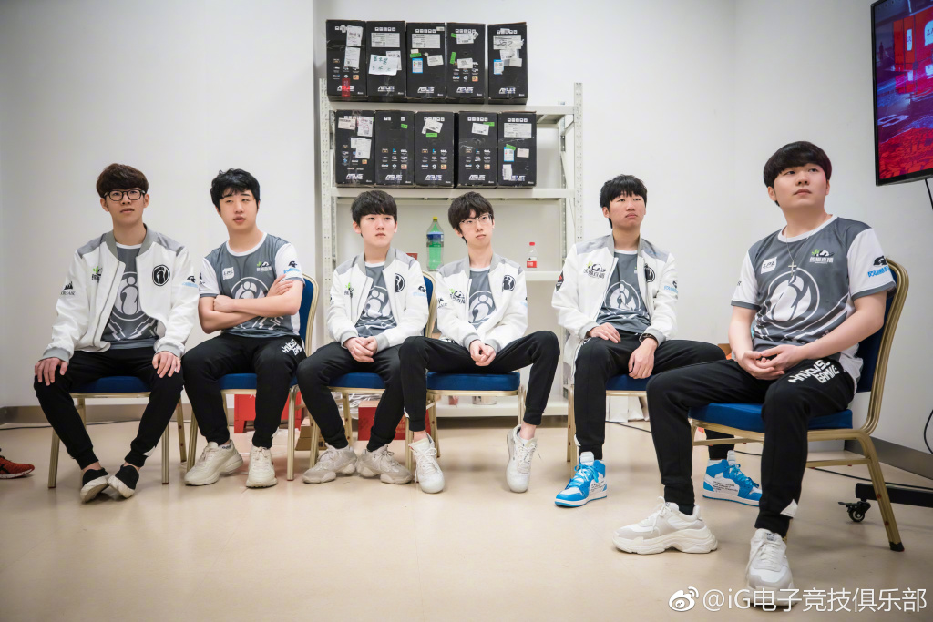 雷竞技-JackeyLove爆冷击败SKT，回归赛场引爆全场！的简单介绍