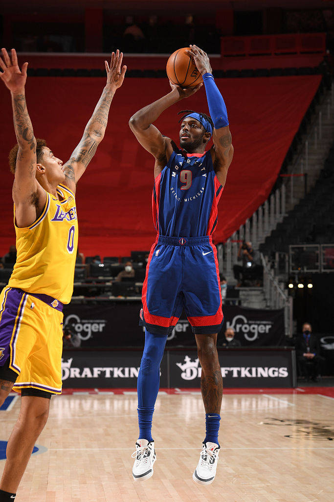 雷电竞-包含穆古鲁扎在SKT比赛中出色防守，连败引发热议！的词条